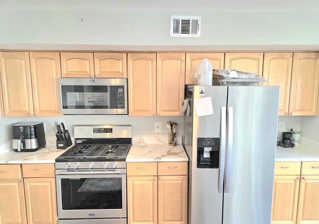 Building Photo - 1604 Post Oak Dr