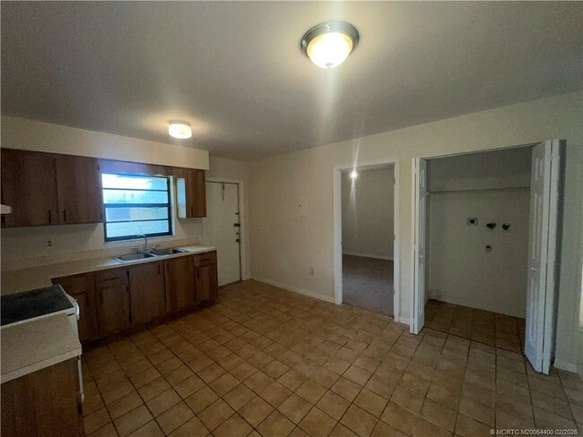 Building Photo - 206 N 28th St