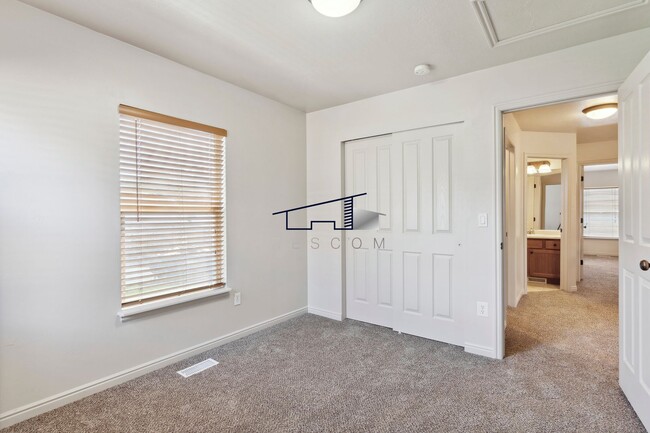 Building Photo - Well Maintained South Ogden 3 Bedroom Home!
