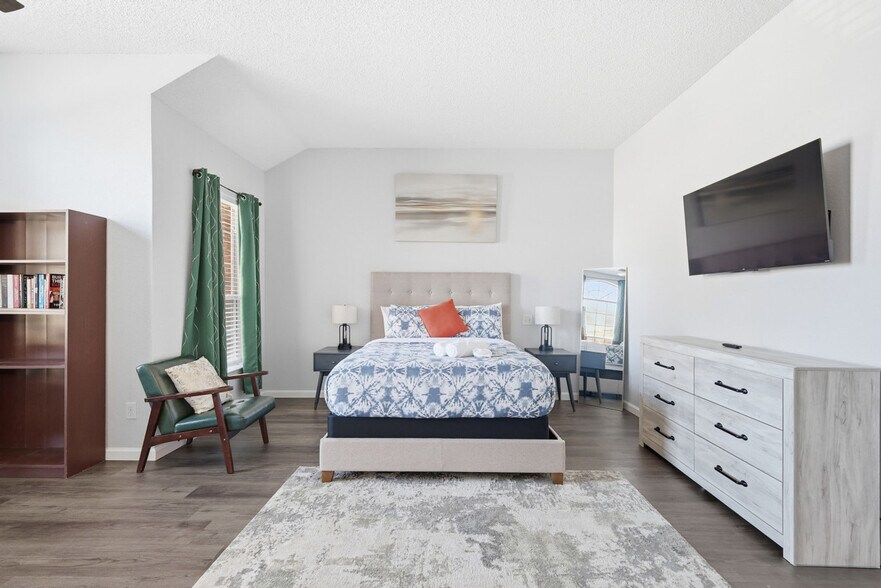 Building Photo - 10217 Napa Valley Dr