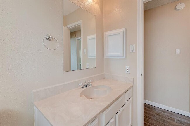 Building Photo - 4422 Waterfall Way