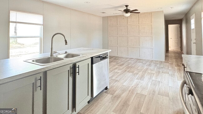 Building Photo - 68 Rockys Pl