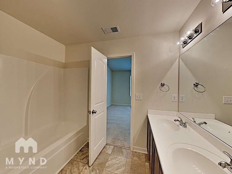 Building Photo - 168 Alton Cir