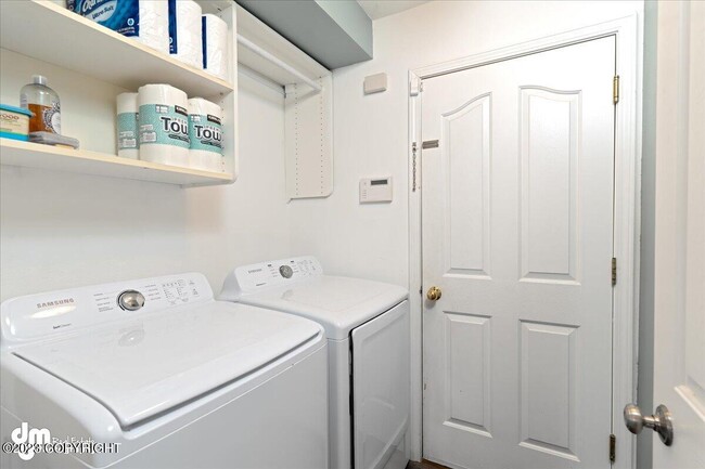 Building Photo - 19045 Danny Dr