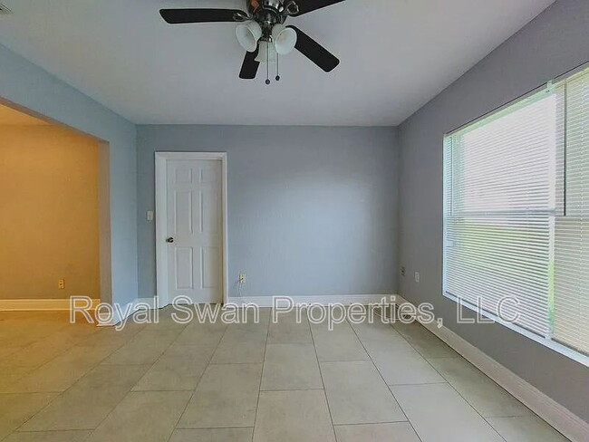 Building Photo - 220 Orangeview Ln