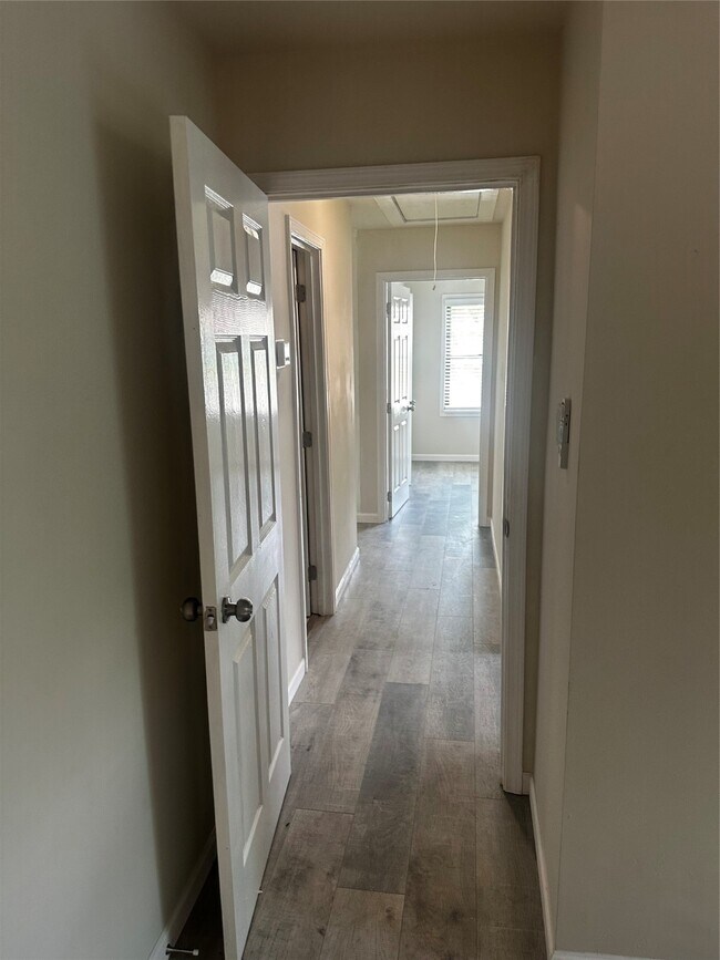Building Photo - 11802 Leitrim Way