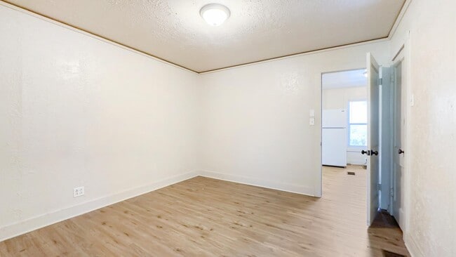 Building Photo - 712 US-190