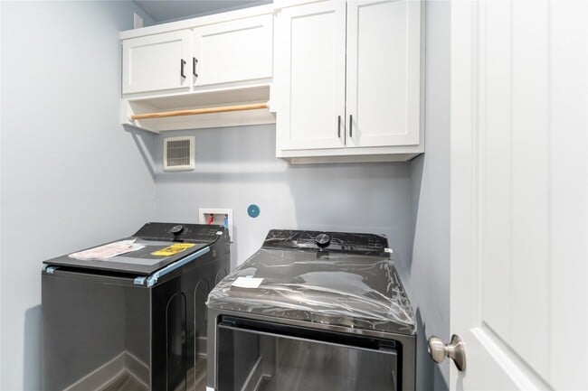 Building Photo - 9495 Jutland Rd