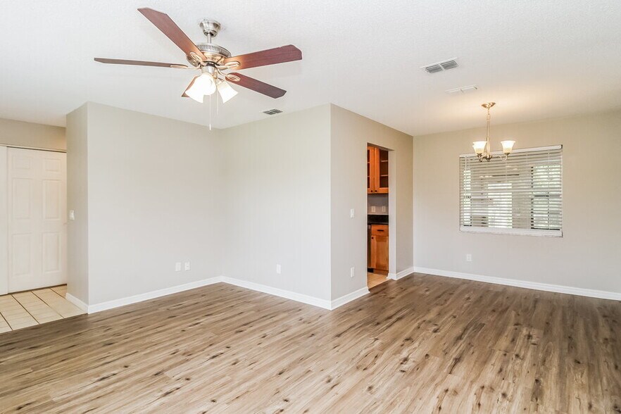Building Photo - 3028 Dikewood Ct