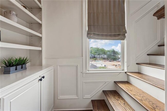 Building Photo - 629 Boulevard NE