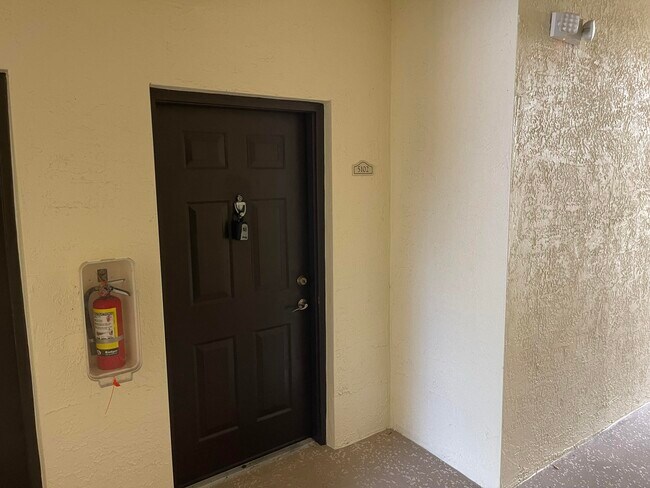 Building Photo - 9873 Baywinds Blvd