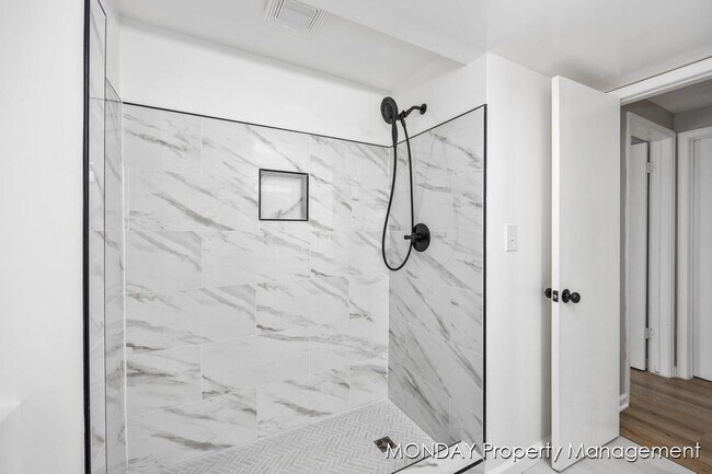 Building Photo - 945-947 Lancashire Ct - 947