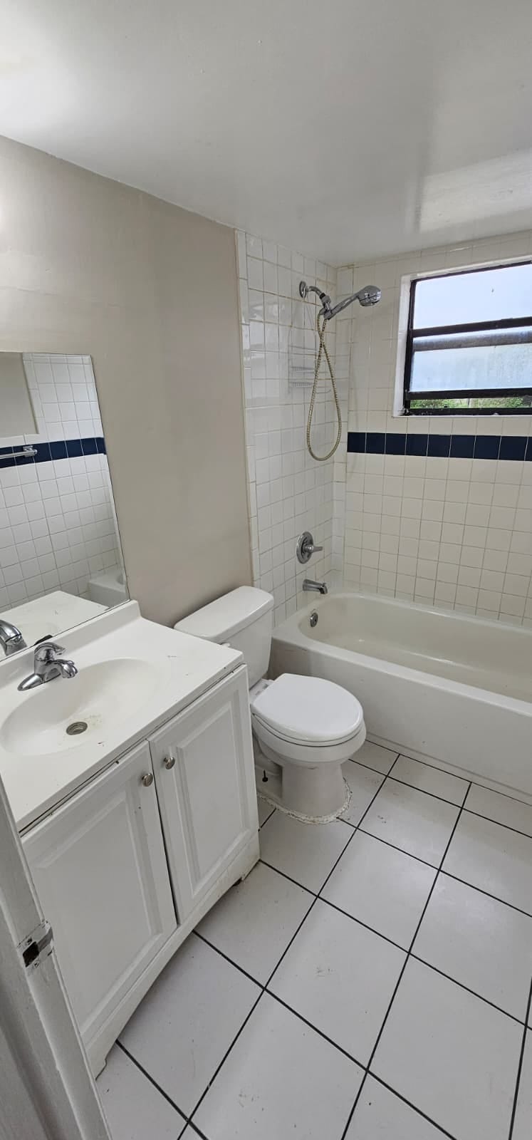 Building Photo - 3400 Foxcroft Rd