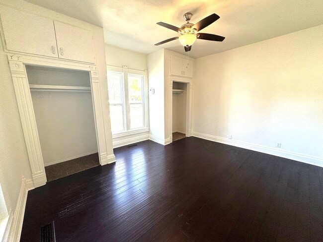 Building Photo - Historic Home for Rent in Downtown Siloam