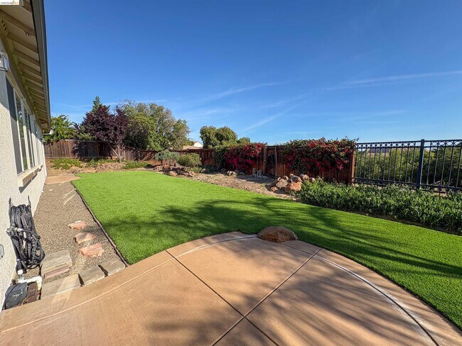 Building Photo - 2497 Winged Foot Rd