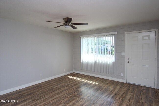 Building Photo - 6044 N 21st Ave