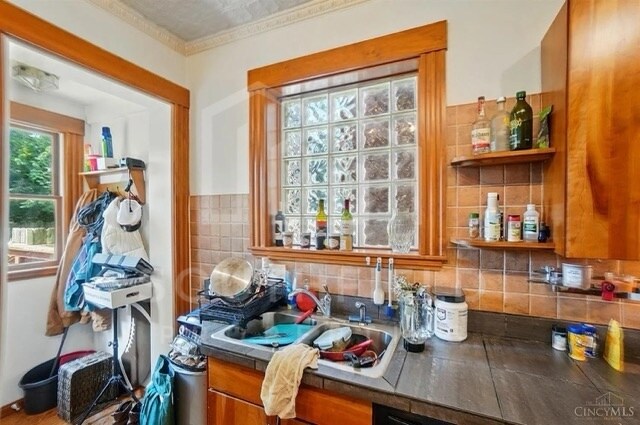 Building Photo - 2319 Victor St