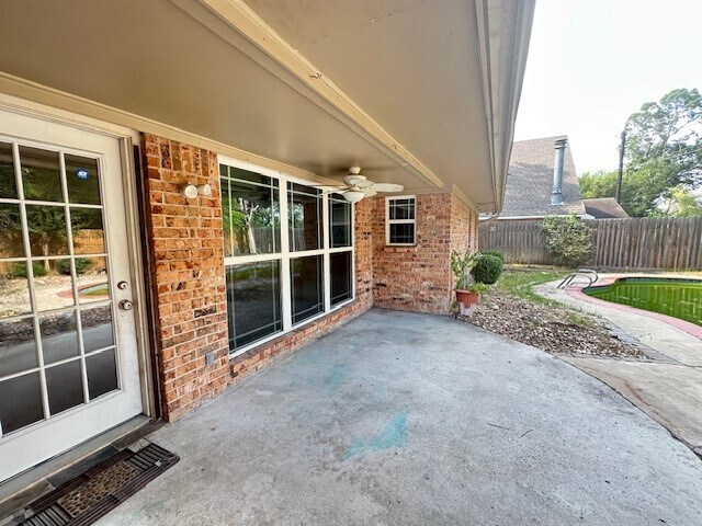 Building Photo - 9317 Lugary Dr