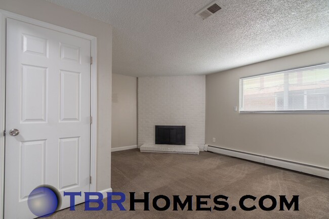 Building Photo - 8656 W 62nd Pl