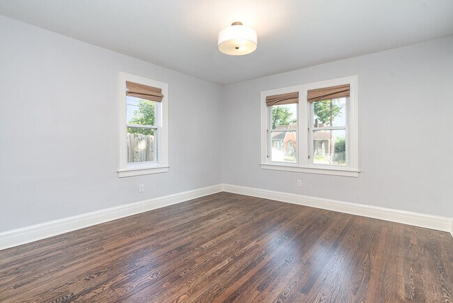 Building Photo - Charming Renovated East Nashville Home wit...