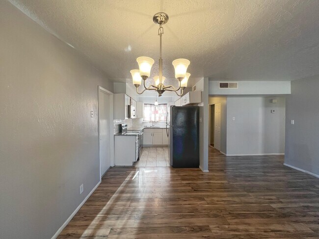 Building Photo - 12509 Nambe Ave NE