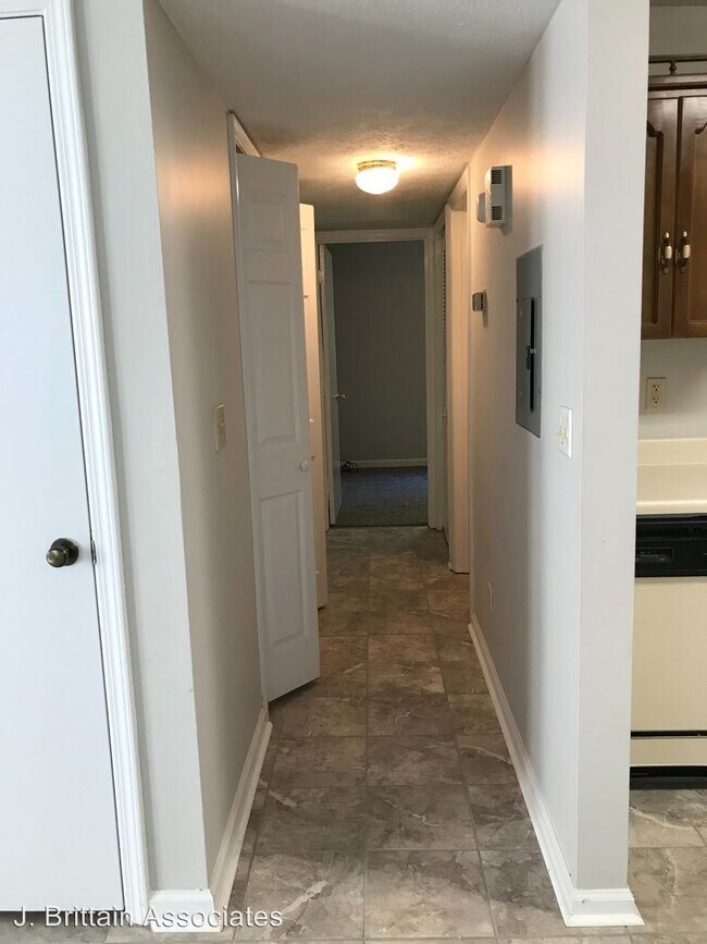 Building Photo - 2 br, 2 bath House - 927 Willow Point