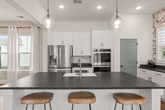 Building Photo - 115 Winding Branch Dr