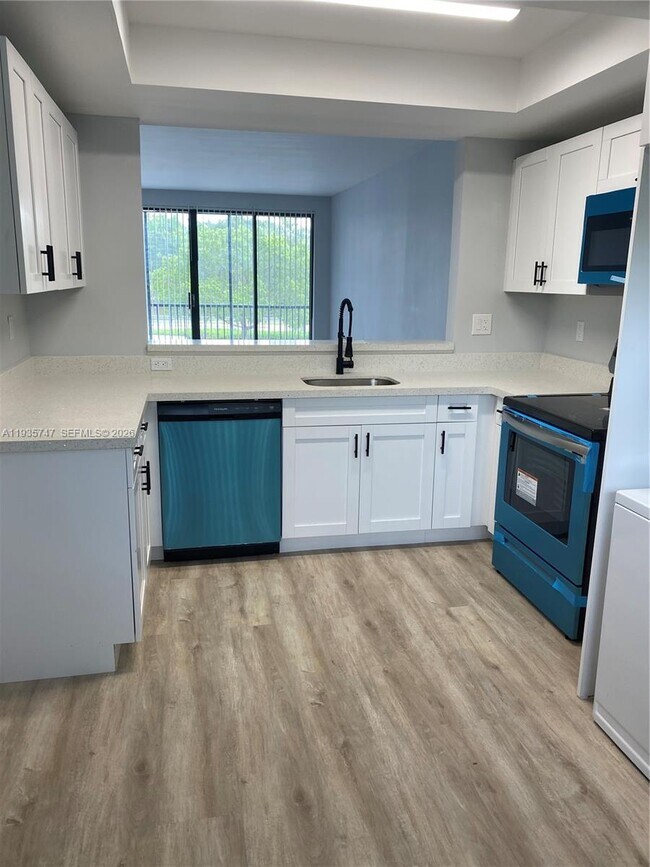 Building Photo - 2500 Coral Springs Dr