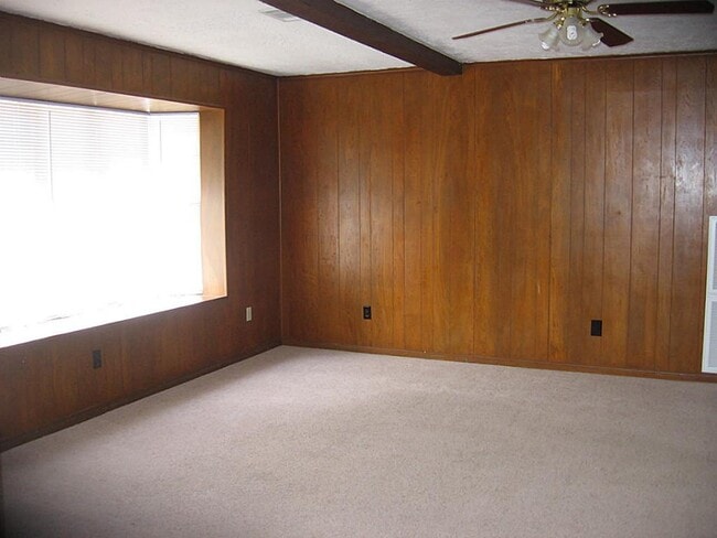Building Photo - 25407 Tuckahoe Ln