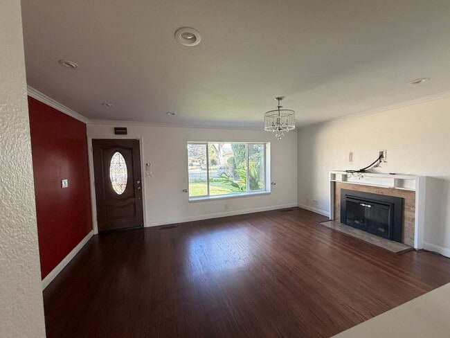 Building Photo - Beautiful Fremont Home for Rent – Prime Location