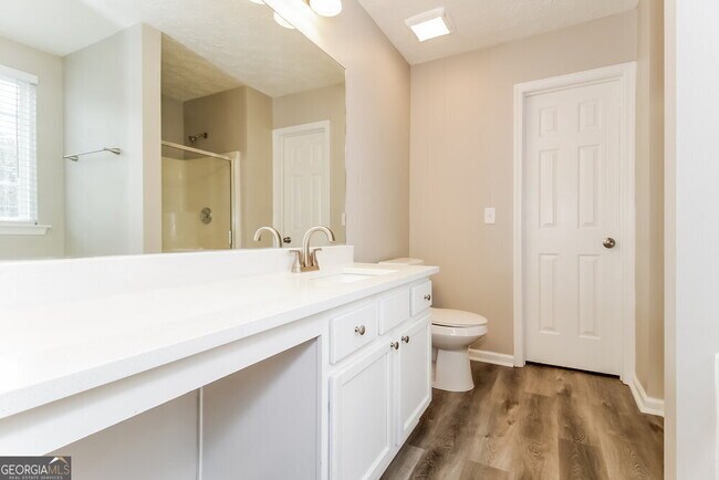 Building Photo - 817 Yonah Dr