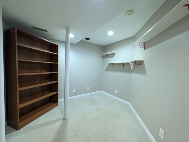 Building Photo - 2923 Gypsum Cir