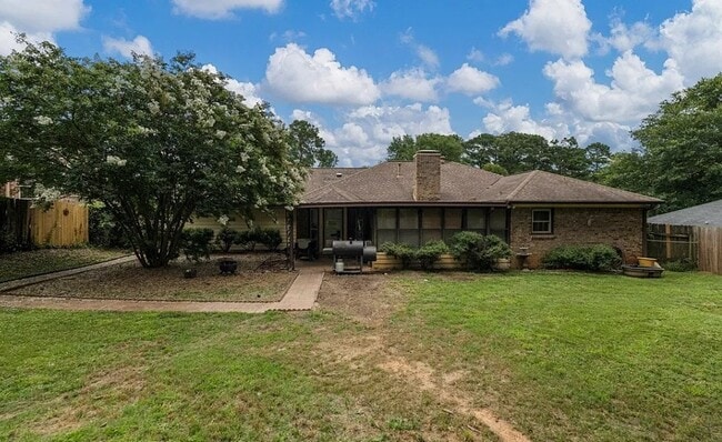 Building Photo - 5936 Manassas Dr