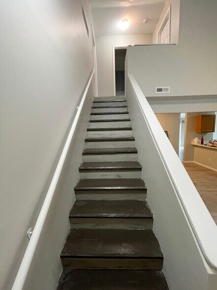 Building Photo - 504 Arrowhead Dr