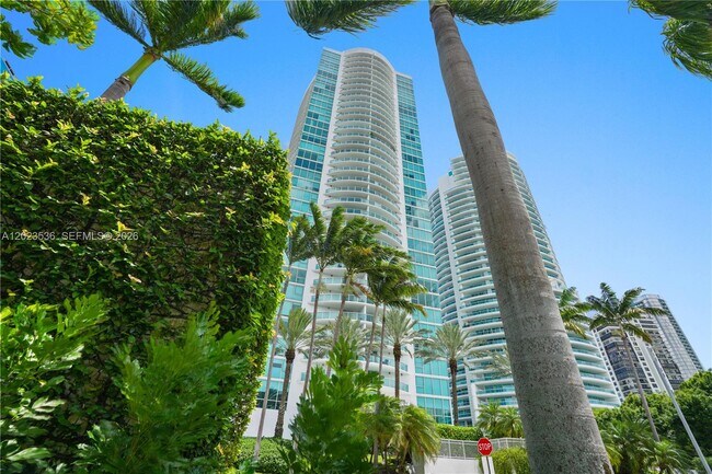 Building Photo - 2101 Brickell Ave