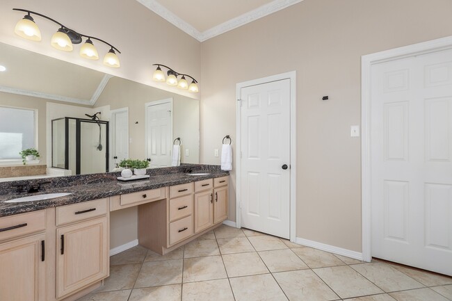 Building Photo - 8015 Sports Haven Dr