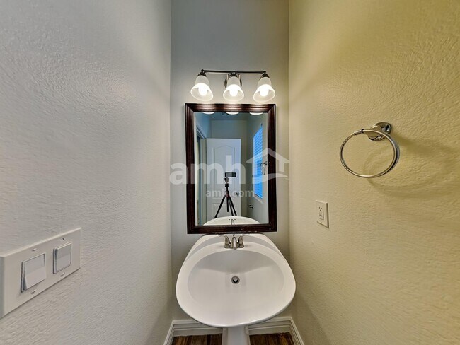 Building Photo - 8135 W Deanna Dr