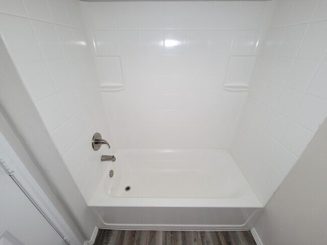 Building Photo - 11720 White Cedar St