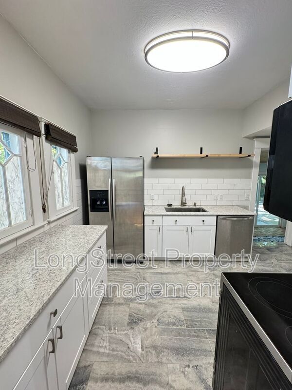 Building Photo - 129 NW 11th St