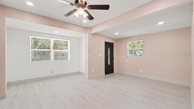 Building Photo - 1109 NW 14th Ave
