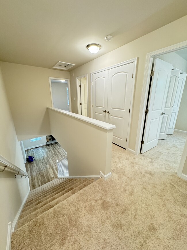 Building Photo - 3109 Fairfax Terrace
