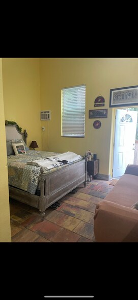 Building Photo - 1960 Florida Ave