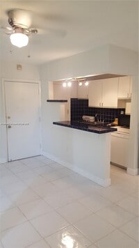 Building Photo - 6310 SW 79th St