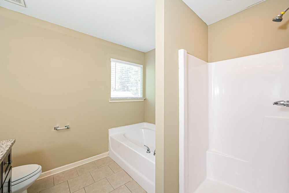 Building Photo - 124 Hill Crest Cir