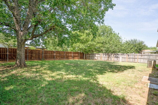 Building Photo - Cozy 3BR/2BA Home in a Quiet Neighborhood
