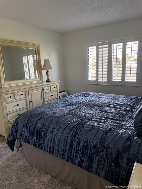 Building Photo - 554 NE Plantation Rd