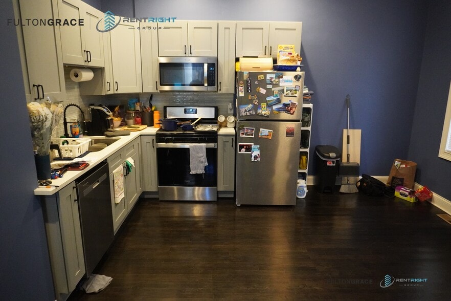 Building Photo - 2031 W 23rd St