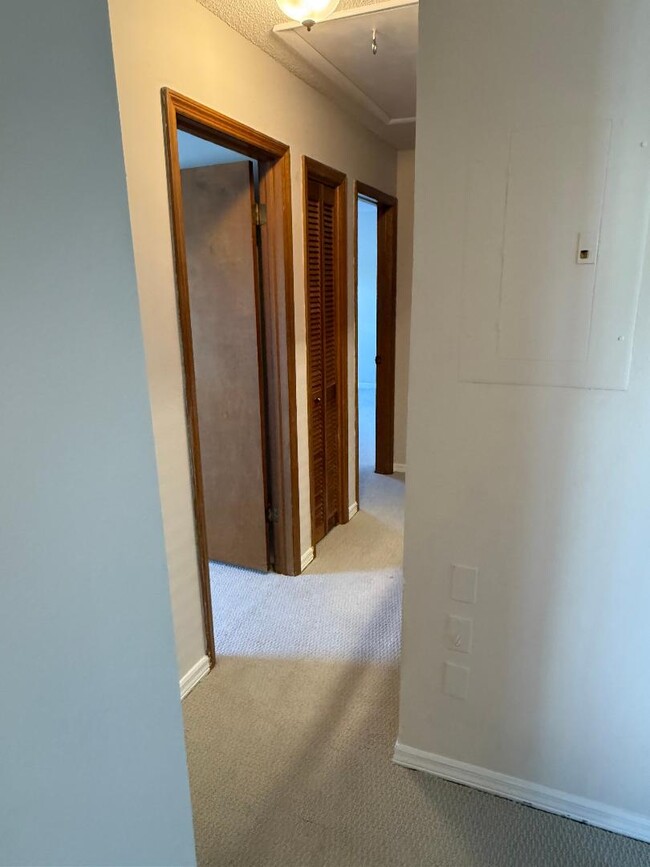 Building Photo - 13048 Village Chase Cir