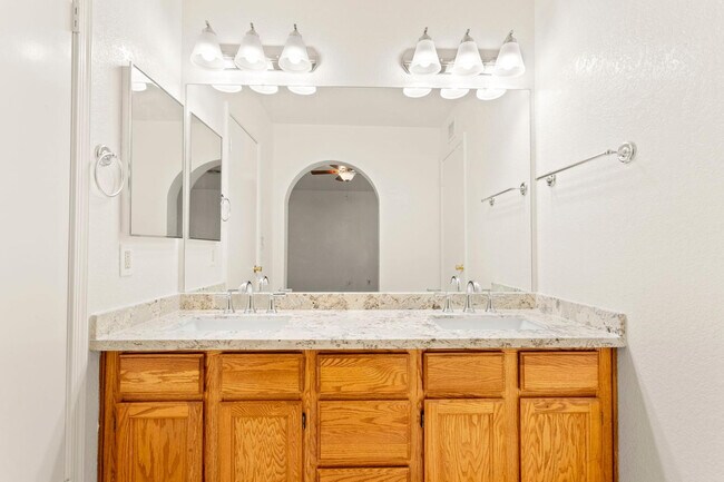 Building Photo - 7309 W Canterbury Dr