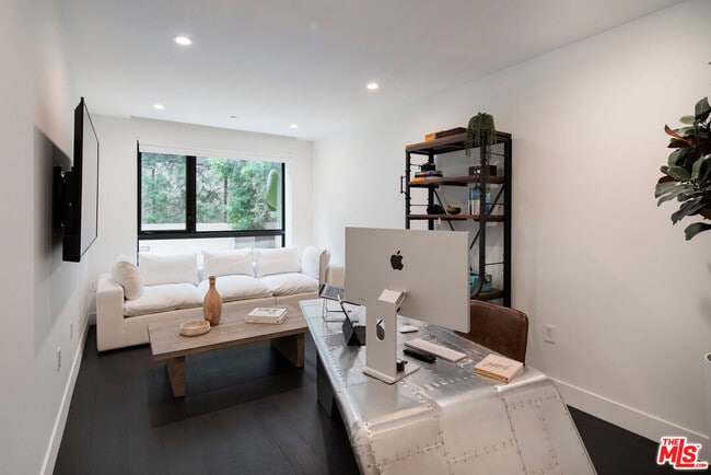 Building Photo - 724 Croft Ave